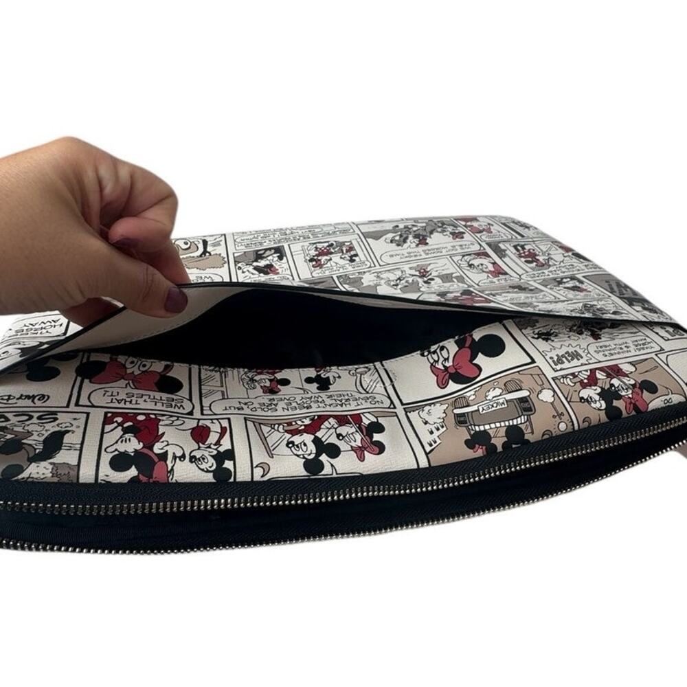 Kate Spade x Disney Minnie Mouse Comic Strip Universal 15 Inch Laptop Sleeve - Picture 5 of 5